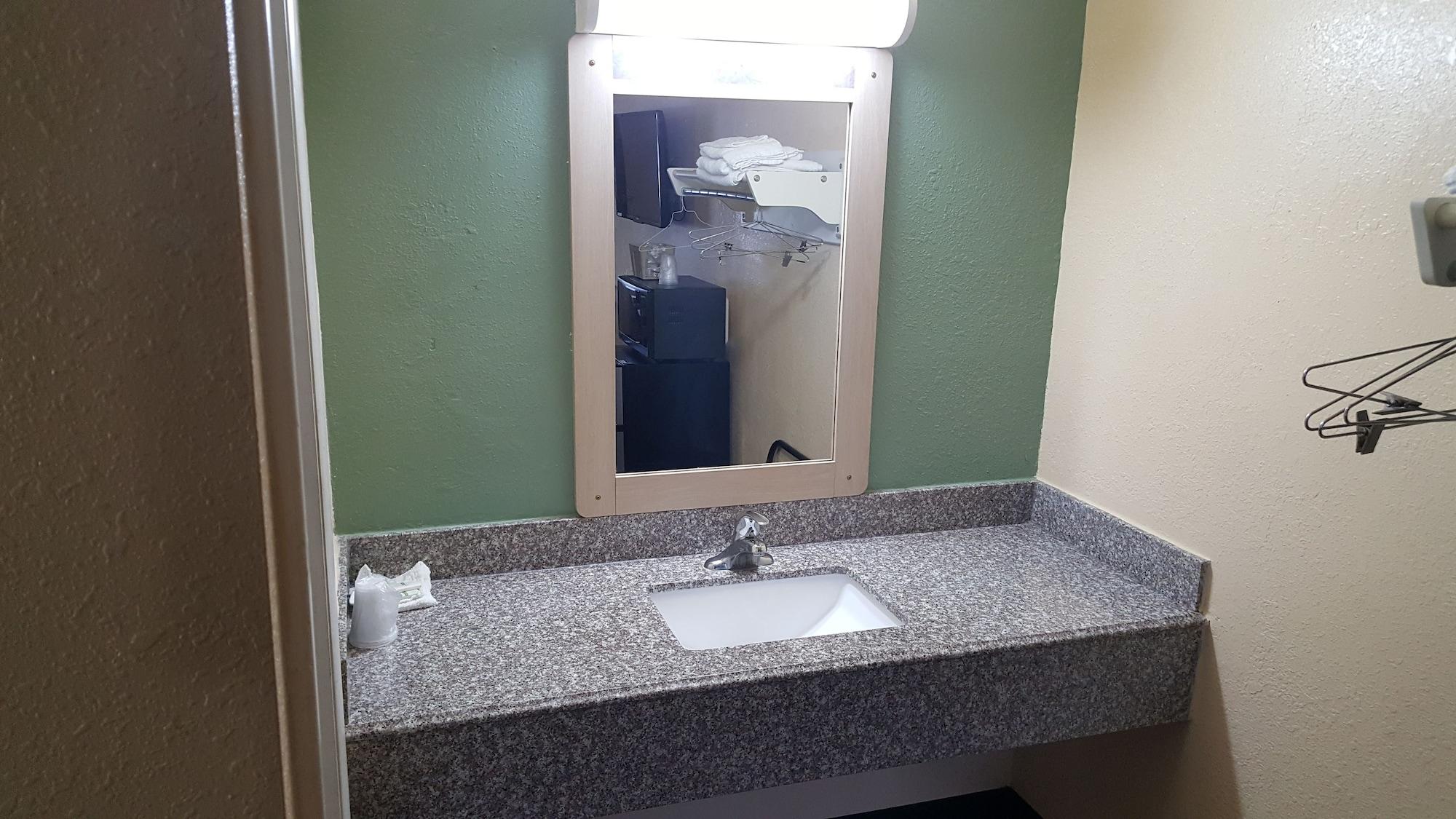 Mentor Home Inn And Suites エクステリア 写真