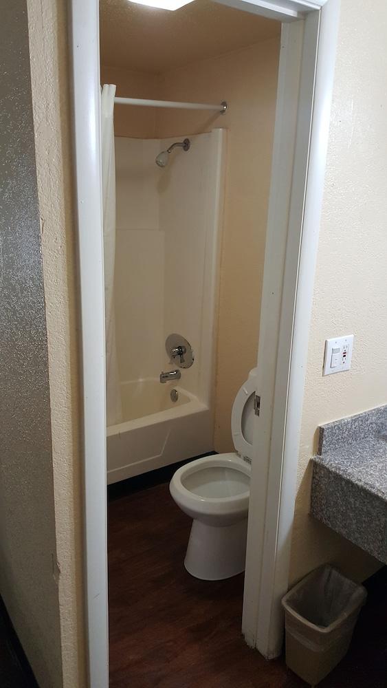 Mentor Home Inn And Suites エクステリア 写真
