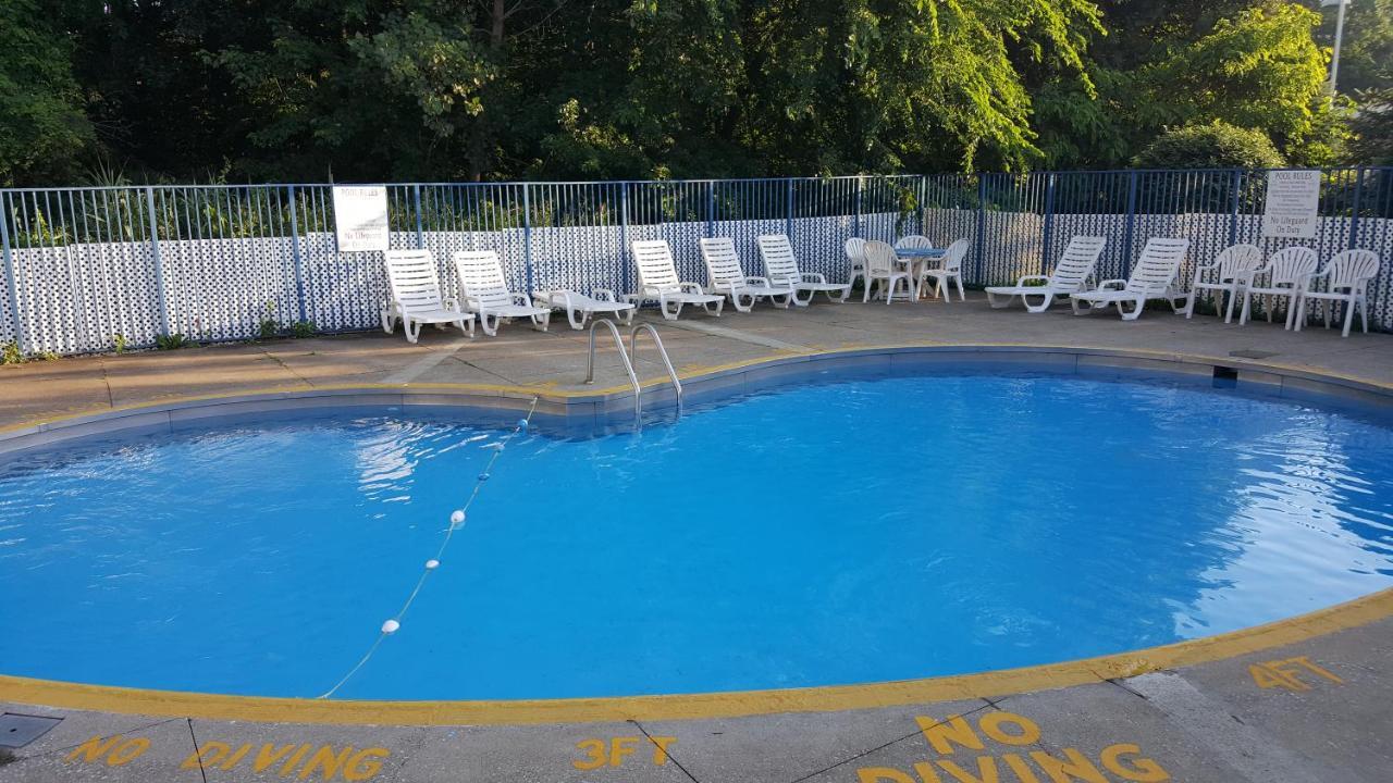 Mentor Home Inn And Suites エクステリア 写真