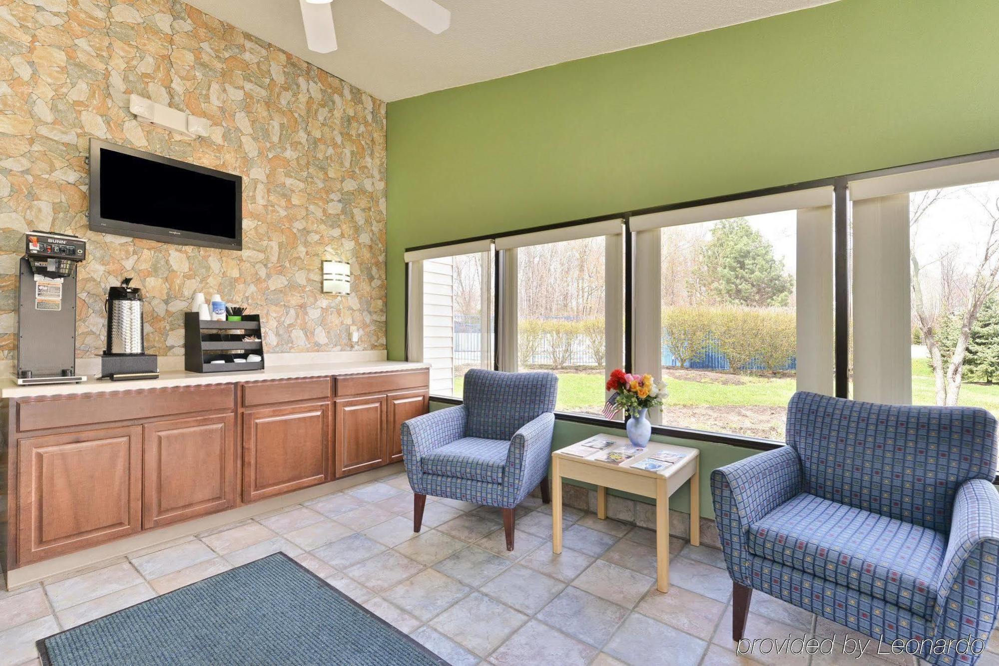 Mentor Home Inn And Suites エクステリア 写真