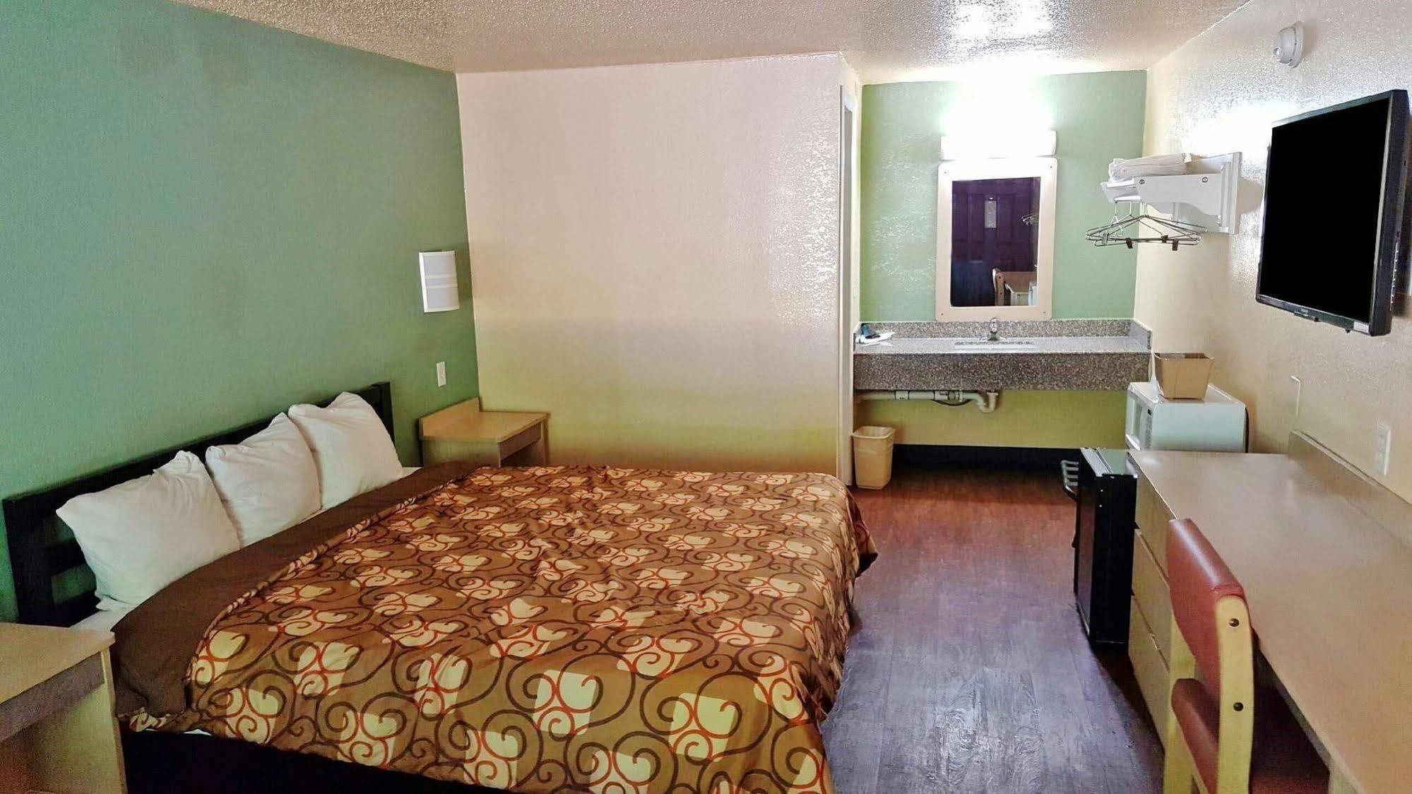 Mentor Home Inn And Suites エクステリア 写真