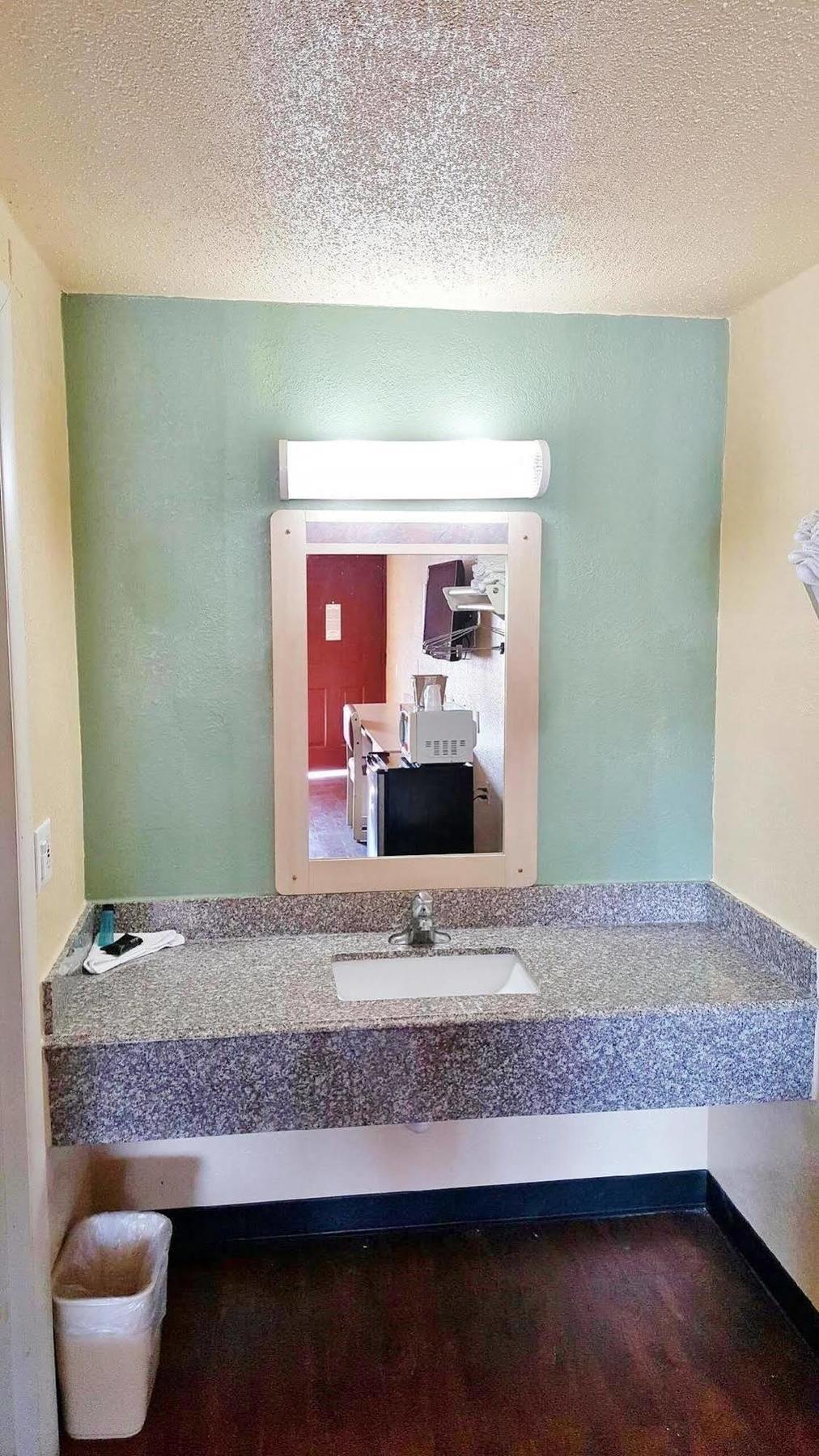 Mentor Home Inn And Suites エクステリア 写真