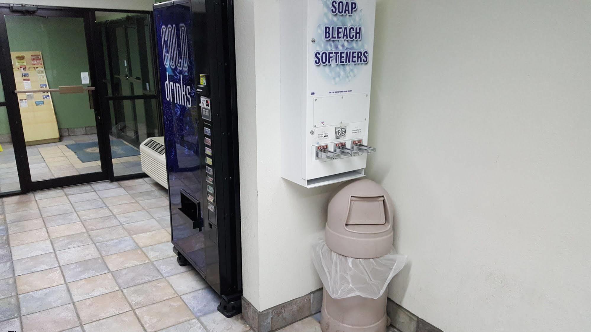 Mentor Home Inn And Suites エクステリア 写真